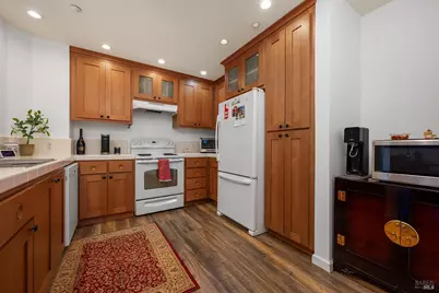 530 Entrada Drive #201, Novato, CA 94949 - Photo 14