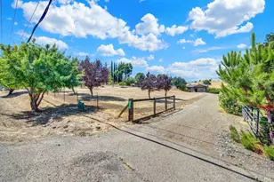 7517 English Hills Rd, Vacaville, CA 95688 - Photo 10