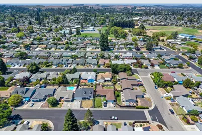 7555 Beverly Drive, Rohnert Park, CA 94928 - Photo 36