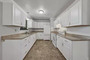6870 Stonybrook Dr, Clearlake, CA 95422 - Photo 12