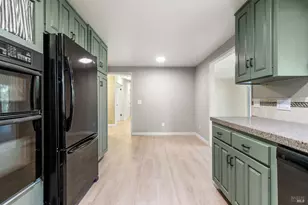 447 Meadowgreen Dr, Santa Rosa, CA 95409 - Photo 16