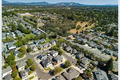 2038 Red Oak Circle, Santa Rosa, CA 95403 - Photo 32