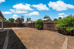 300 Ponderosa Dr, Vacaville, CA 95687 - Photo 24