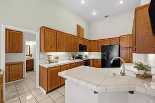 207 Laurelwood Way, Vacaville, CA 95687 - Photo 26