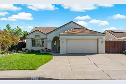 207 Laurelwood Way, Vacaville, CA 95687 - Photo 2