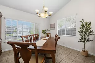 207 Laurelwood Way, Vacaville, CA 95687 - Photo 12