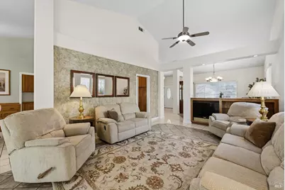 207 Laurelwood Way, Vacaville, CA 95687 - Photo 18