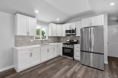 160 Plaza Drive, Santa Rosa, CA 95407 - Photo 2