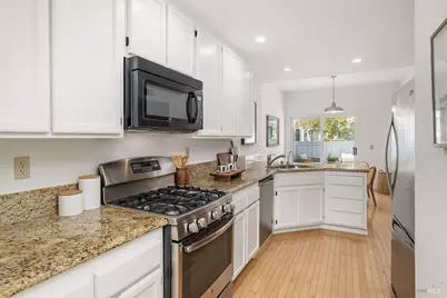 66 Mariners Circle, San Rafael, CA 94903 - Photo 10