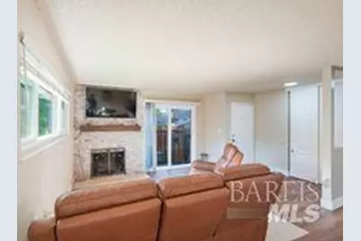 643 Beelard Drive, Vacaville, CA 95687 - Photo 2