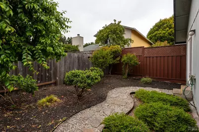 102 Pinewood Court, Cotati, CA 94931 - Photo 30