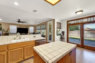 325 Stoneridge Cir, Vacaville, CA 95687 - Photo 30