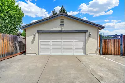 325 Stoneridge Circle, Vacaville, CA 95687 - Photo 8