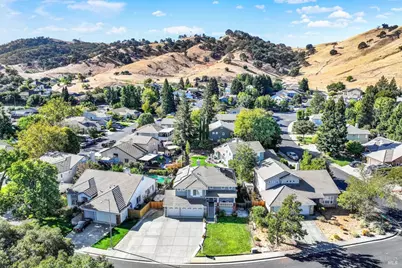 1084 Creekside Drive, Vacaville, CA 95687 - Photo 6