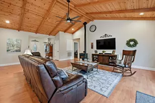 8863 Fox Dr, Cobb, CA 95426 - Photo 6