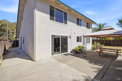 2432 San Sebastian Avenue, Santa Rosa, CA 95401 - Photo 40