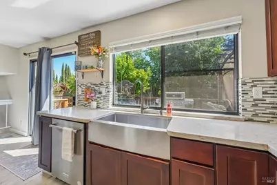 989 Suffolk Way, Fairfield, CA 94533 - Photo 32