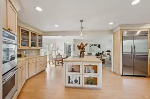 8 Saba Ln, Tiburon, CA 94920 - Photo 12
