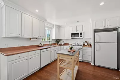 25 Linda Vista Street, Benicia, CA 94510 - Photo 24