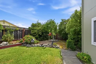 1657 Albin Way, Petaluma, CA 94954 - Photo 30