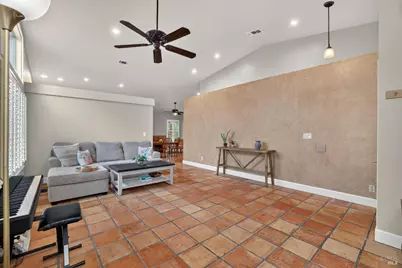 1610 W H Street, Dixon, CA 95620 - Photo 4