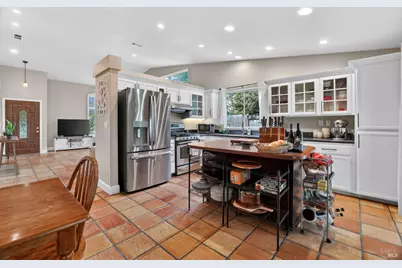 1610 W H Street, Dixon, CA 95620 - Photo 8