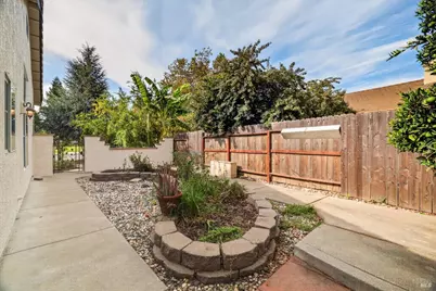 1610 W H Street, Dixon, CA 95620 - Photo 34
