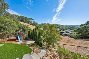 52 Woodleaf Ct, Novato, CA 94945 - Photo 2