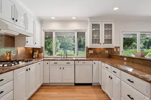 285 Country Club Dr, Novato, CA 94949 - Photo 22