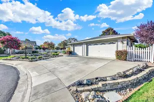 307 Zion Ct, Vacaville, CA 95687 - Photo 2