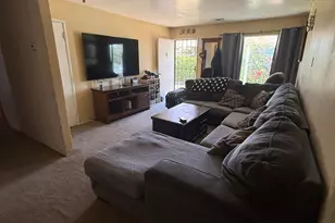 372 Cottonwood St, Vacaville, CA 95688 - Photo 2