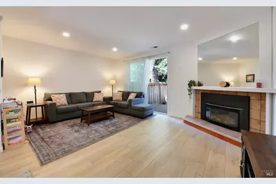 1402 Marylyn Circle, Petaluma, CA 94954 - Photo 2