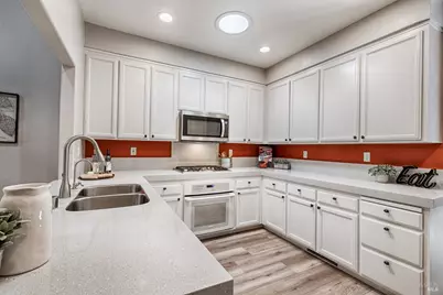 1015 Oak Mesa Drive, Santa Rosa, CA 95409 - Photo 16