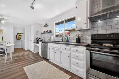 8830 Oak Trail Drive, Santa Rosa, CA 95409 - Photo 16