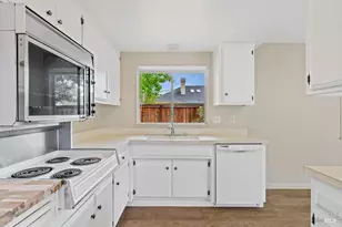 172 White Oak Dr, Santa Rosa, CA 95409 - Photo 14