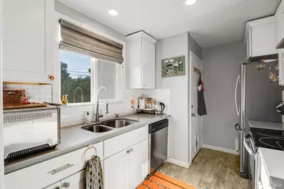 137 Hermosa Avenue, Vallejo, CA 94589 - Photo 16