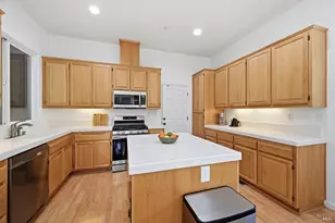 465 Riesling St, Cloverdale, CA 95425 - Photo 6
