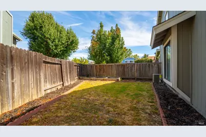 101 Constitution Avenue, Vacaville, CA 95687 - Photo 34