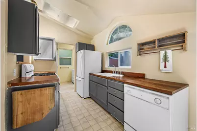 15320 Canyon 3 Road, Rio Nido, CA 95471 - Photo 16