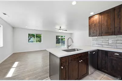 19527 Stonegate Road, Hidden Valley Lake, CA 95467 - Photo 12