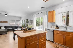 885 Kells Cir, Vacaville, CA 95688 - Photo 12