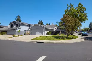 755 Oakvale Way, Vacaville, CA 95687 - Photo 2