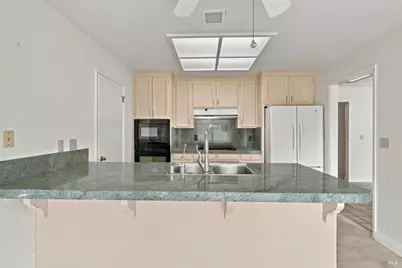 698 Helen Drive, Hollister, CA 95023 - Photo 8