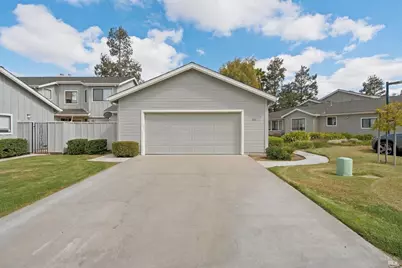 698 Helen Drive, Hollister, CA 95023 - Photo 2