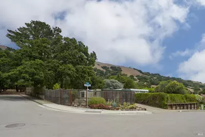 256 Mount Shasta Drive, San Rafael, CA 94903 - Photo 2