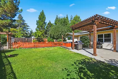 1000 Woodridge Drive, Vacaville, CA 95687 - Photo 24