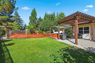 1000 Woodridge Dr, Vacaville, CA 95687 - Photo 24