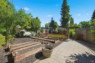 1000 Woodridge Dr, Vacaville, CA 95687 - Photo 28