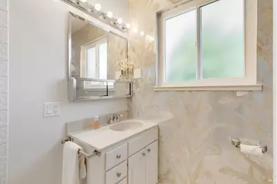 836 W 8th Street, Benicia, CA 94510 - Photo 26