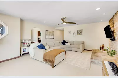 836 W 8th Street, Benicia, CA 94510 - Photo 12